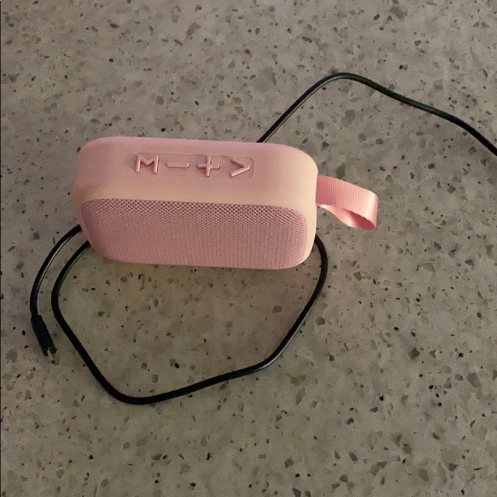 Like new Bluetooth speaker